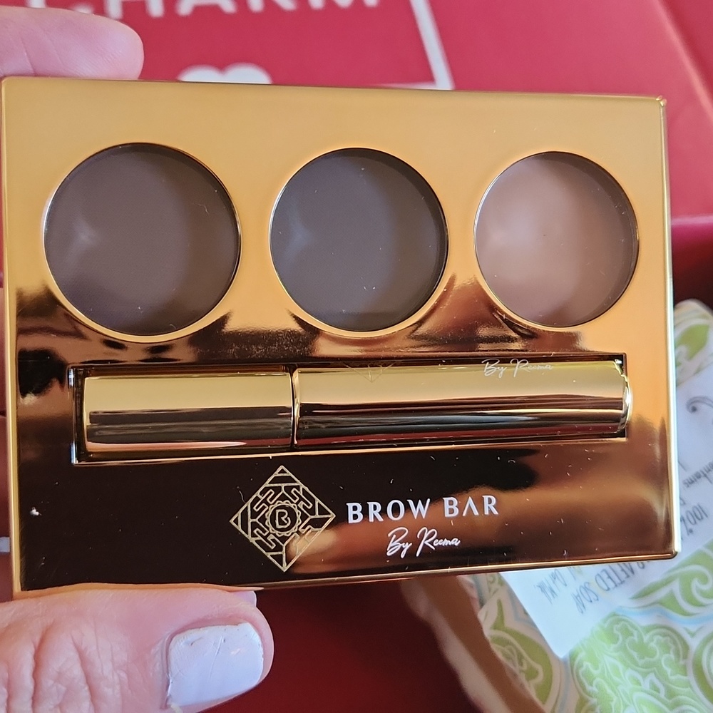 Brow bar brow makeover kit. New.